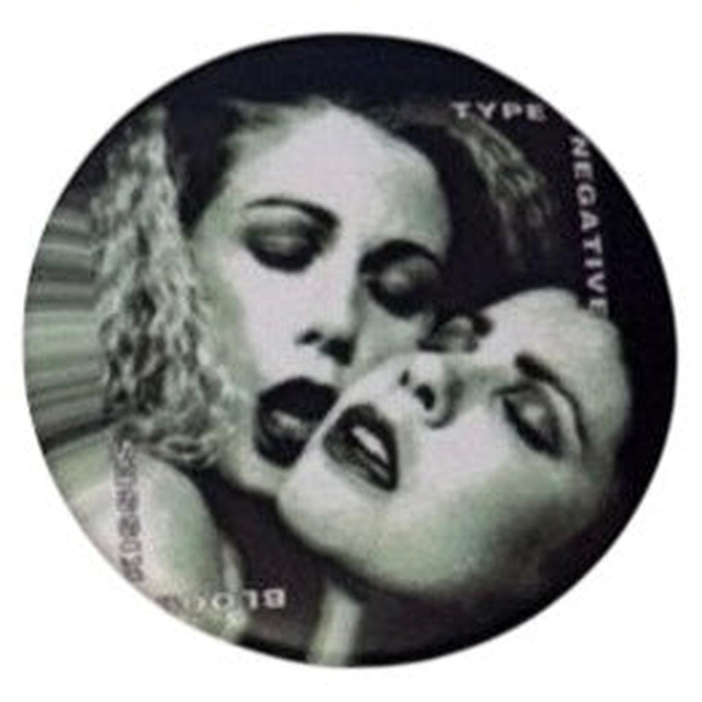 Type O Negative - Bloody kisses ISO rintanappi