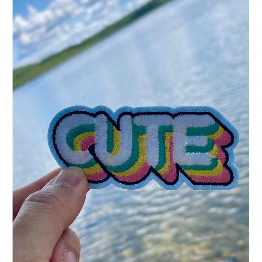 Cute text kangasmerkki - Hoopee.fi