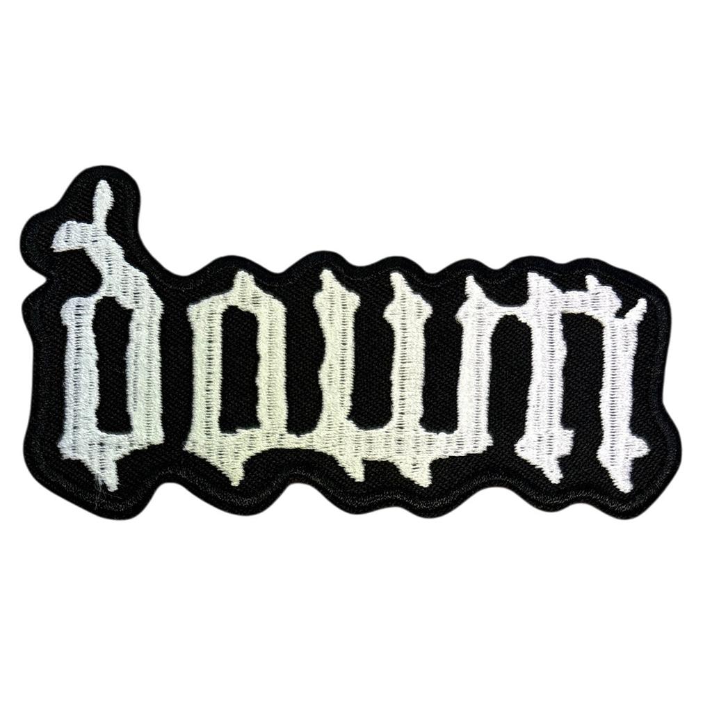 Down - Logotext kangasmerkki - Hoopee.fi
