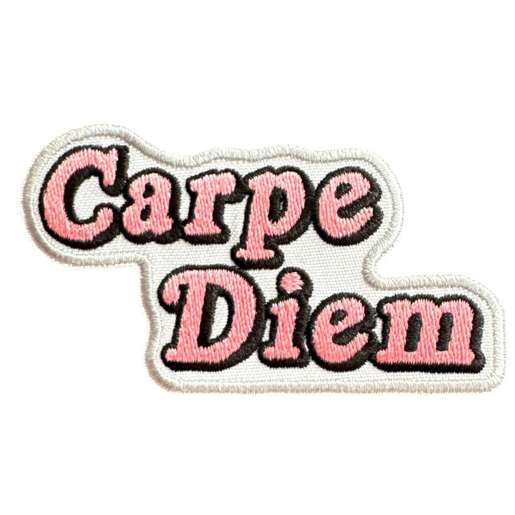 Carpe Diem kangasmerkki - Hoopee.fi