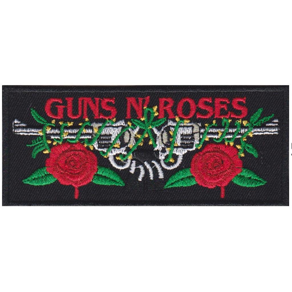 Guns n Roses - Ruusut ja pyssyt kangasmerkki - Hoopee.fi