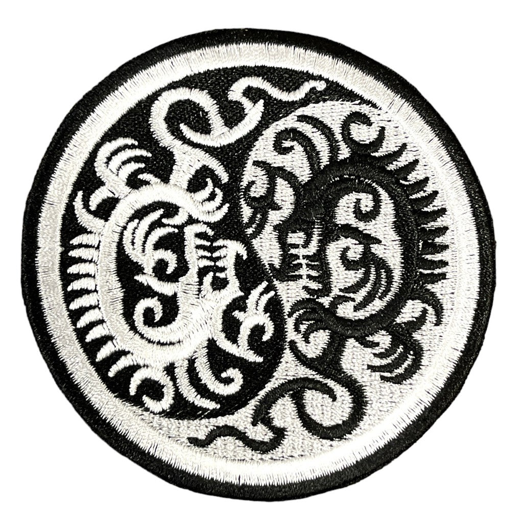 Yin Yang dragons kangasmerkki - Hoopee.fi