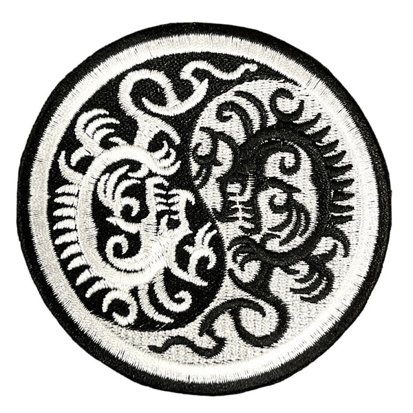 Yin Yang dragons kangasmerkki - Hoopee.fi